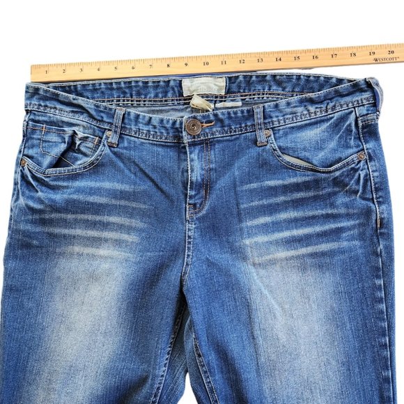 Maurices Molli Flare Leg Mid Rise Jeans y2k Style Size 17/18 Short - Picture 5 of 7